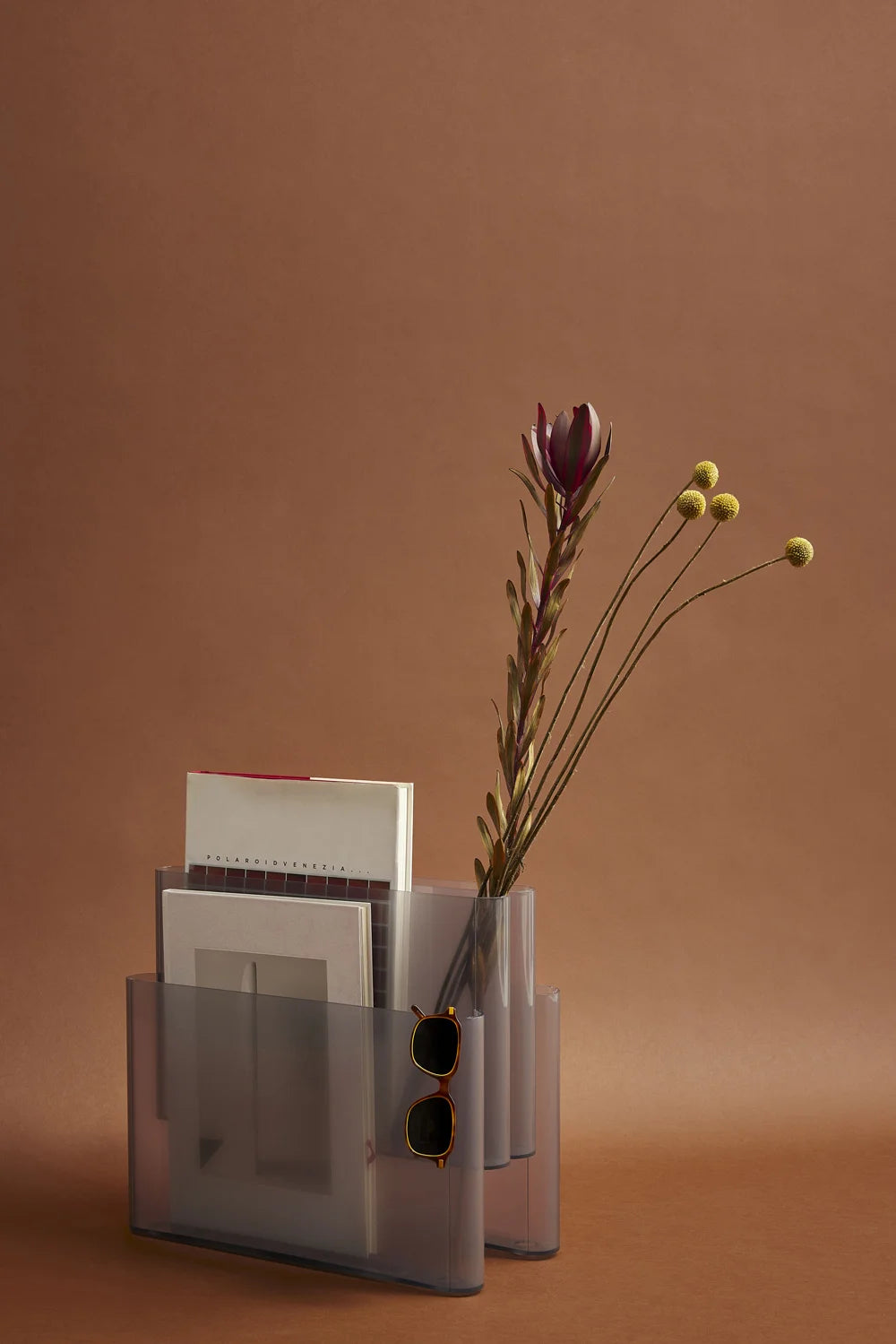 MAGAZINE RACK